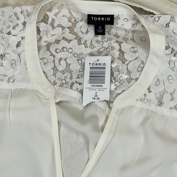 TORRID•BLOUSE - Picture 7 of 14